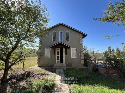 Casă tip cottage în 2 niveluri! Sîngera, str. Ștefan cel Mare și Sfînt, 3 camere + living, 80m² + 3 ari. Reparație medie!: 0