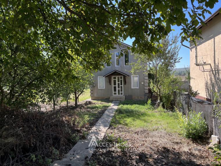 Casă tip cottage în 2 niveluri! Sîngera, str. Ștefan cel Mare și Sfînt, 3 camere + living, 80m² + 3 ari. Reparație medie!: 1