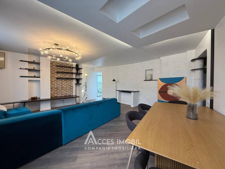 Center, Constantin Negruzzi Boulevard, 2 rooms + living room. Eurorepair!: 2