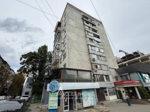 Center, Constantin Negruzzi Boulevard, 2 rooms + living room. Eurorepair!: 18