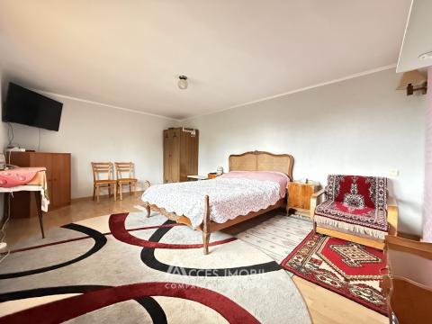 Casă! Ialoveni, sat. Horești, str. Dacia, 3 camere, 100m2 + 13 ari.: 1