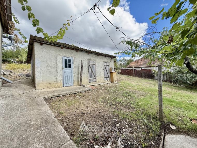 Casă! Ialoveni, sat. Horești, str. Dacia, 3 camere, 100m2 + 13 ari.: 14