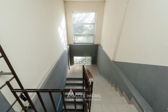 Buiucani, str. Alba-Iulia, 1 cameră. Localizare de mijloc!: 13