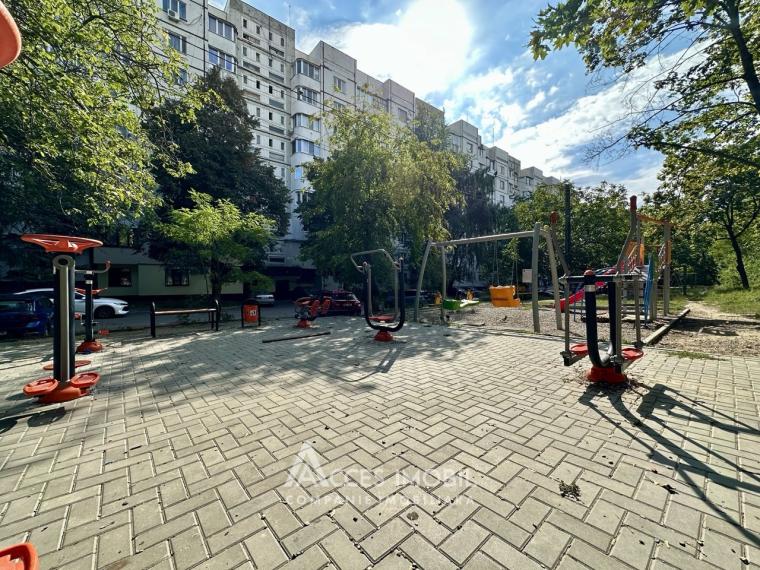 Ciocana, str. Petru Zadnipru, 1 cameră. Seria 143! De mijloc!: 1