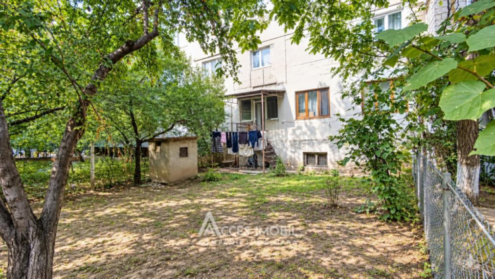 Straseni, Stefan cel Mare si Sfint Street, 4 rooms. Series 102! Autonomous heating!: 11