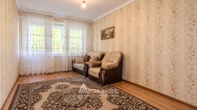 Straseni, Stefan cel Mare si Sfint Street, 4 rooms. Series 102! Autonomous heating!: 2