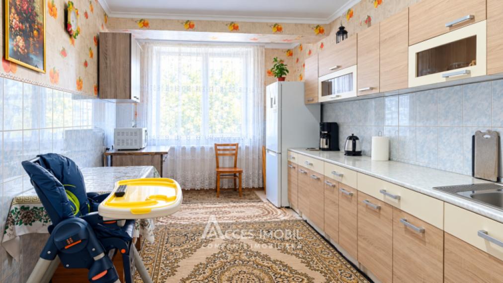 Straseni, Stefan cel Mare si Sfint Street, 4 rooms. Series 102! Autonomous heating!: 5