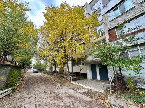 3-room apartment! Posta Veche, Doina Street. Series 102.: 17