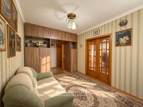 Botanica, bd. Dacia, 3 camere. Seria 143! Încălzire autonomă!: 2