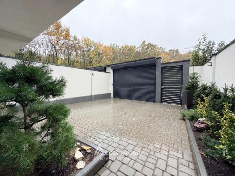 TownHouse în 3 niveluri! Durlești, str. Rezistenței, 3 camere + living, 170m² + 2 ari. Euroreparație!: 26