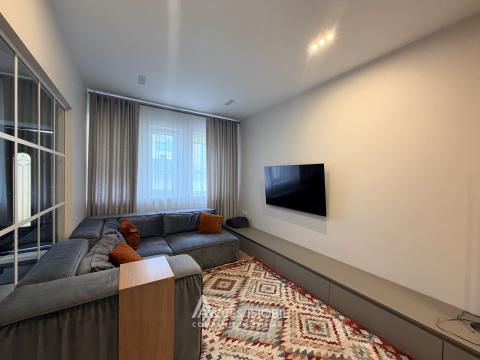 Townhouse in 2 levels! Durlesti, Pacii Street, 2 rooms + living room, 100m² + 1 are. Eurorepair!: 2