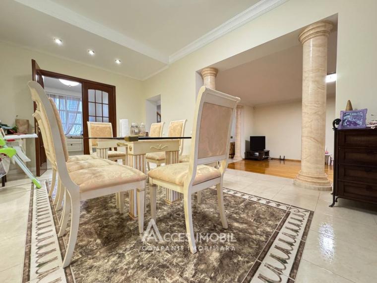 Chirie!TownHouse în 3 niveluri! Botanica, str. Valea Crucii, 300m2 + 3ari! Euroreparație!: 2