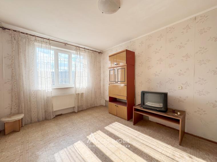 Casă în 3 nivele! str.  Poiana Nucului, Tohatin, 150m2 + 6 ari.: 2