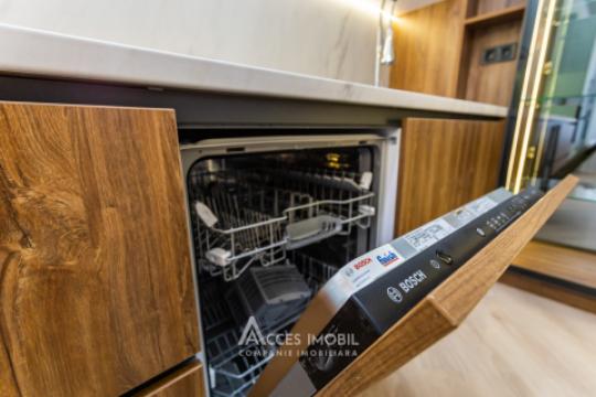 Inamstro! str. Avram Iancu, Centru, 3 camere + living. Euroreparație!: 3