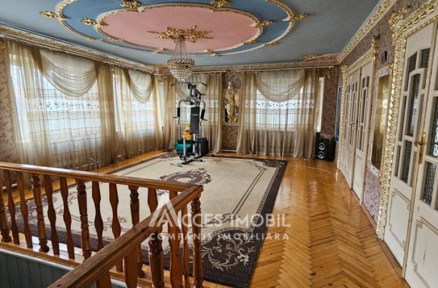 Casă în 2 nivele! Buiucani, str. Nicolae Bălcescu, 300m2 + 5 ari.: 1