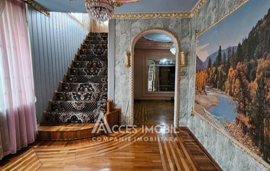 Casă în 2 nivele! Buiucani, str. Nicolae Bălcescu, 300m2 + 5 ari.: 3