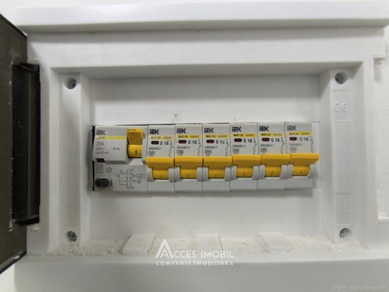 Botanica, Hristo Botev/Teilor street, 2 rooms + living! Euro repair! Middle position!: 11