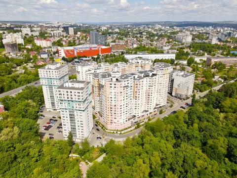 Basconslux: Мелестиу, 26: 4