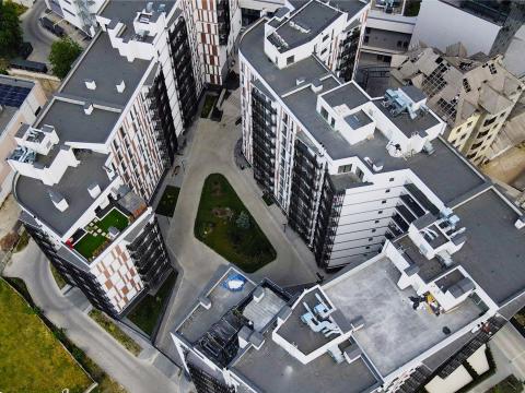 Lagmar: Toro Center: 2