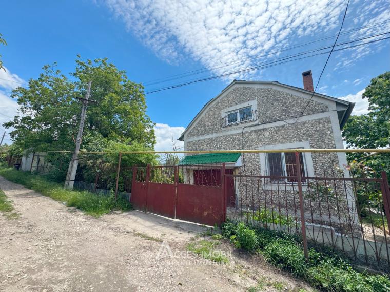 Casă în 3 nivele! str.  Poiana Nucului, Tohatin, 150m2 + 6 ari.: 0