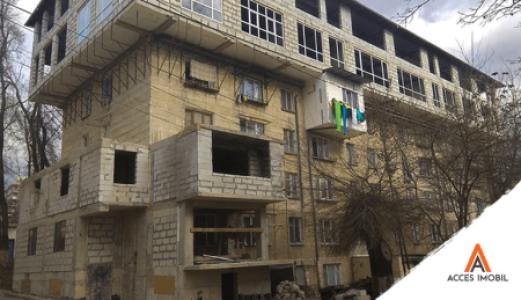 “Arhitectura contemporană” sau cum arată “pristroicile” care au transformat Chișinăul într-un haos urban