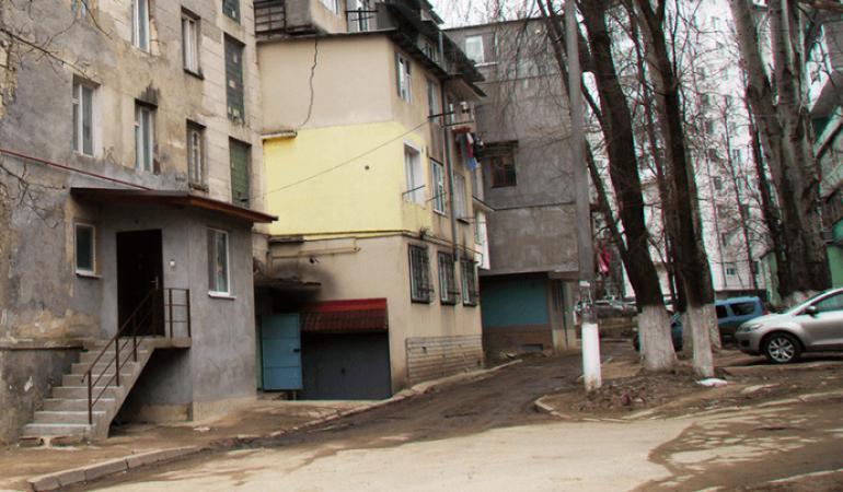 “Arhitectura contemporană” sau cum arată “pristroicile” care au transformat Chișinăul într-un haos urban - 1