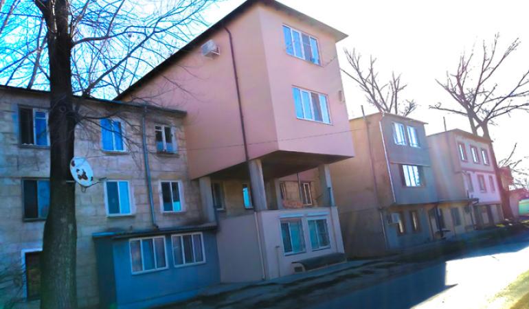 “Arhitectura contemporană” sau cum arată “pristroicile” care au transformat Chișinăul într-un haos urban - 1