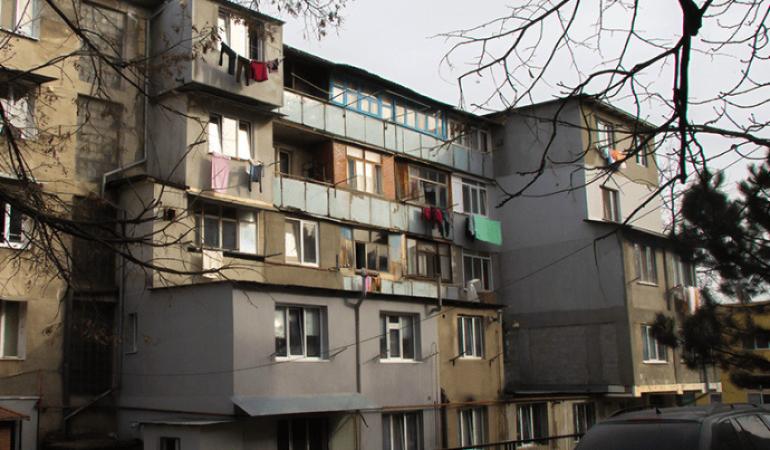“Arhitectura contemporană” sau cum arată “pristroicile” care au transformat Chișinăul într-un haos urban - 1