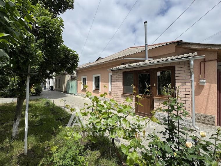 Apartament la sol! Centru, str. Bernardazzi, 2 cameră! Euroreparație!: 0