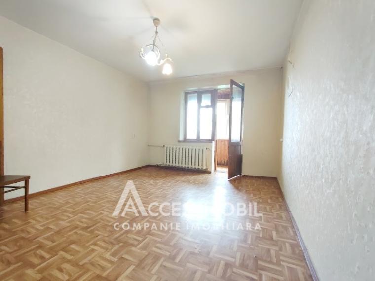 Центр, ул. Грэдинилор, 3 комнаты. Серия 102! Середина дома!: 8