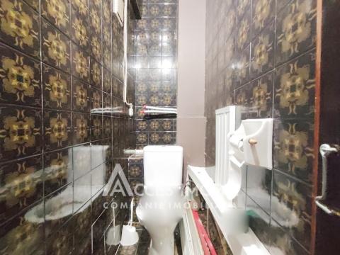 Центр, ул. Грэдинилор, 3 комнаты. Серия 102! Середина дома!: 13