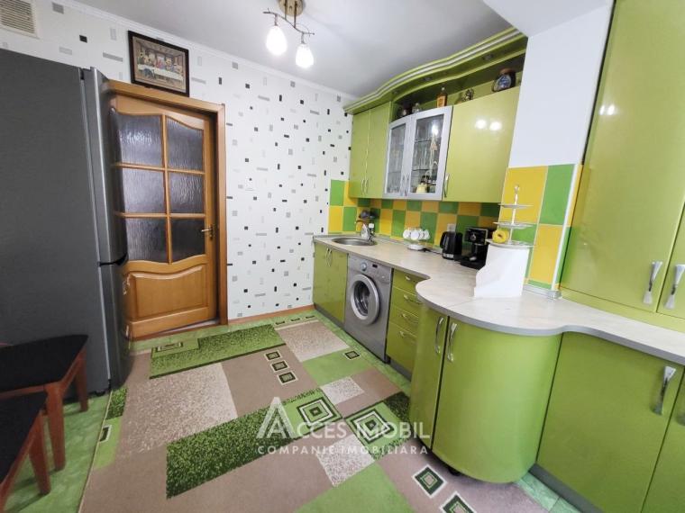 Rascani, Florilor street, 4 rooms. Autonomous heating! Middle position!: 8