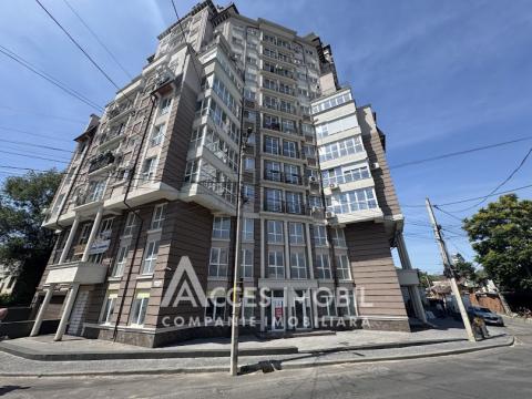 : Centru, str. Grigore Ureche