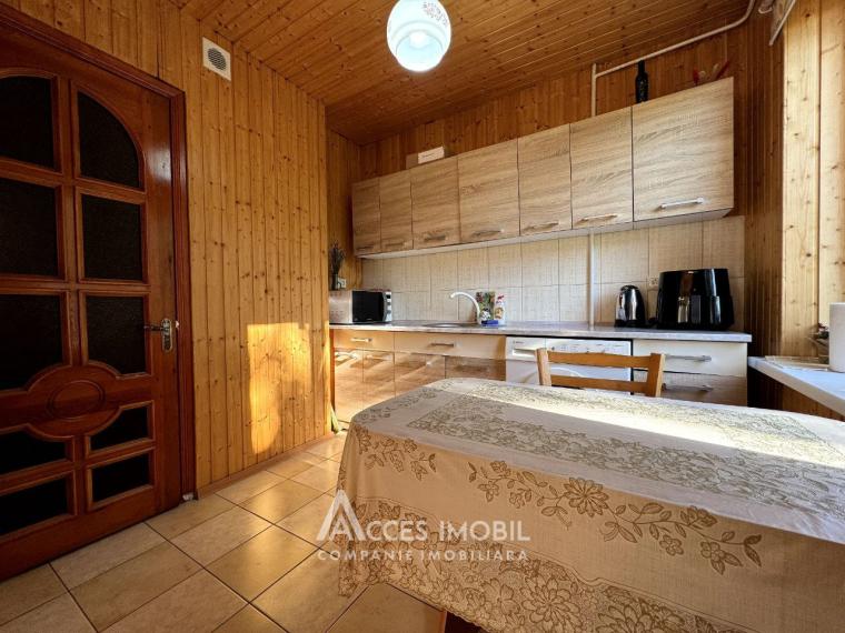 Чеканы, бд. М. Чел Бэтрын, 3 комнаты. Середина дома!: 1