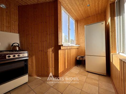 Чеканы, бд. М. Чел Бэтрын, 3 комнаты. Середина дома!: 2