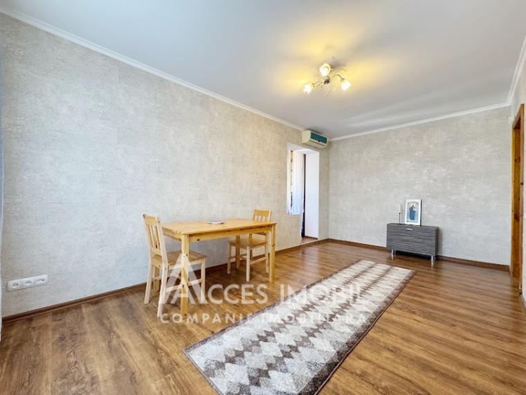 Telecentru, str. Pietrarilor, 2 camere. Euroreparație! De mijloc!: 3