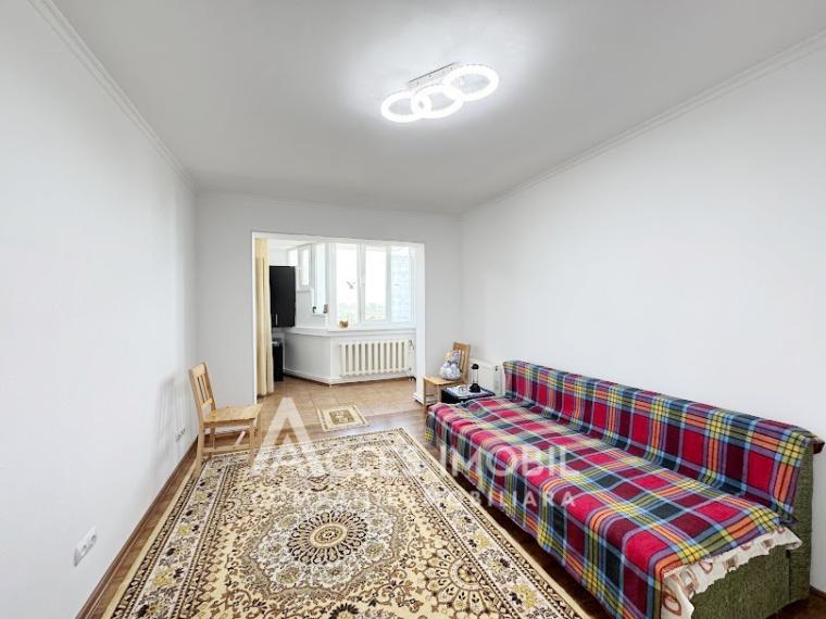 Telecentru, str. Pietrarilor, 2 camere. Euroreparație! De mijloc!: 4