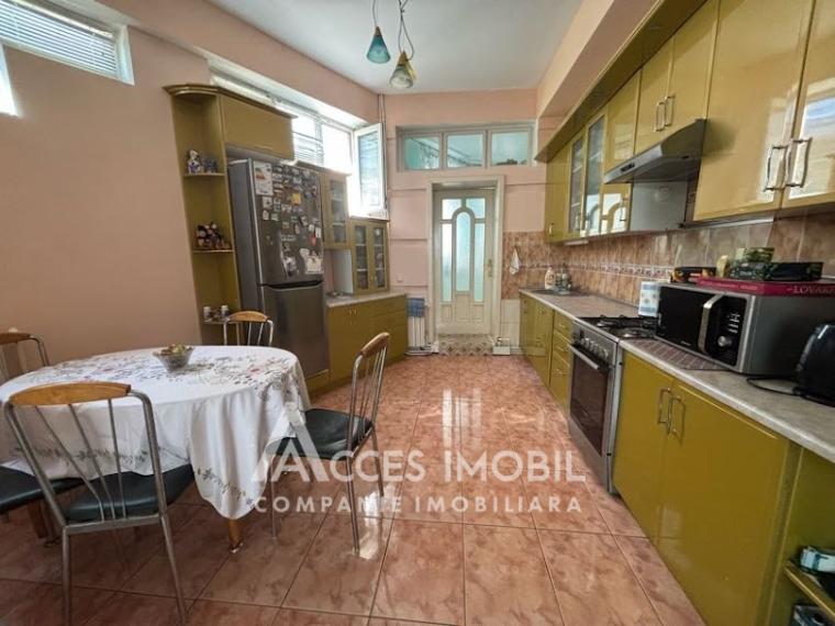 Casă în 2 nivele! Buiucani, str. V. Belinski, 215m2 + 4 ari!: 11