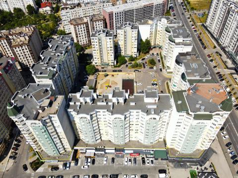 Basconslux: Мирча чел Бэтрын: 4