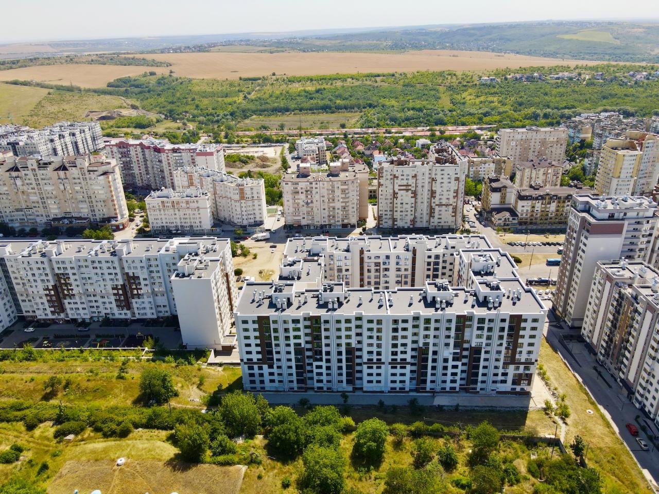 Basconslux: Мирча чел Бэтрын