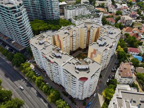 Basconslux: New City: 6