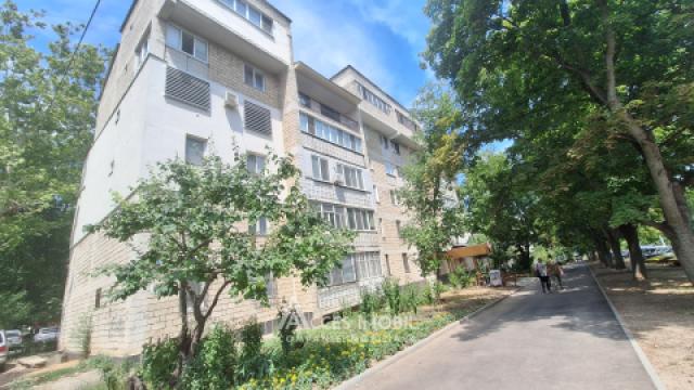 : Botanica, str. Teilor