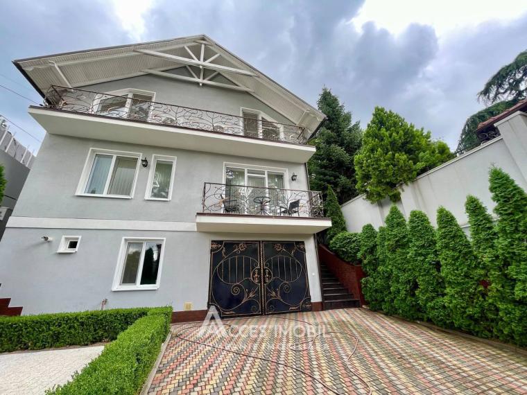 Chirie! Casă în 3 niveluri! Centru, str. Timiș, 230m2 + 4 ari. Euroreparație!: 0