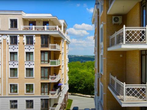 Inamstro: Liviu Deleanu: 3