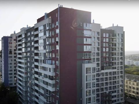 Horus: Florilor Residence: 1