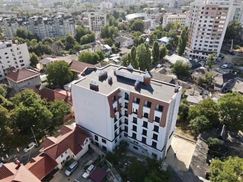 Milanin: Colina Pușkin: 2