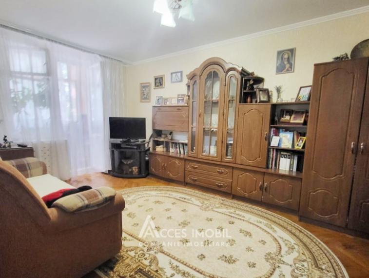 Rascani, Florilor street, 2 room. Euro repair! Middle position!: 0