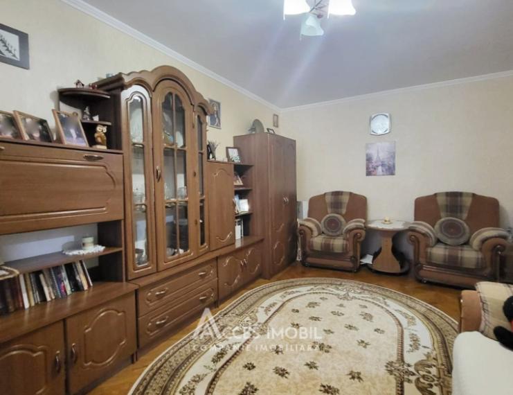 Rascani, Florilor street, 2 room. Euro repair! Middle position!: 1