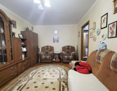 Rascani, Florilor street, 2 room. Euro repair! Middle position!: 2