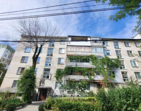 Rascani, Florilor street, 2 room. Euro repair! Middle position!: 8